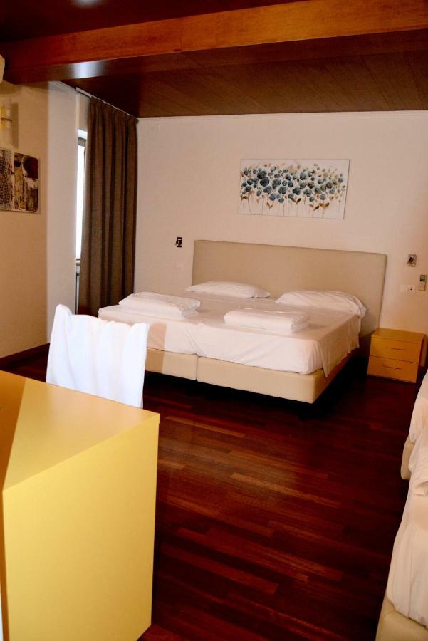 Hotel Pinamonte Costermano Exterior foto